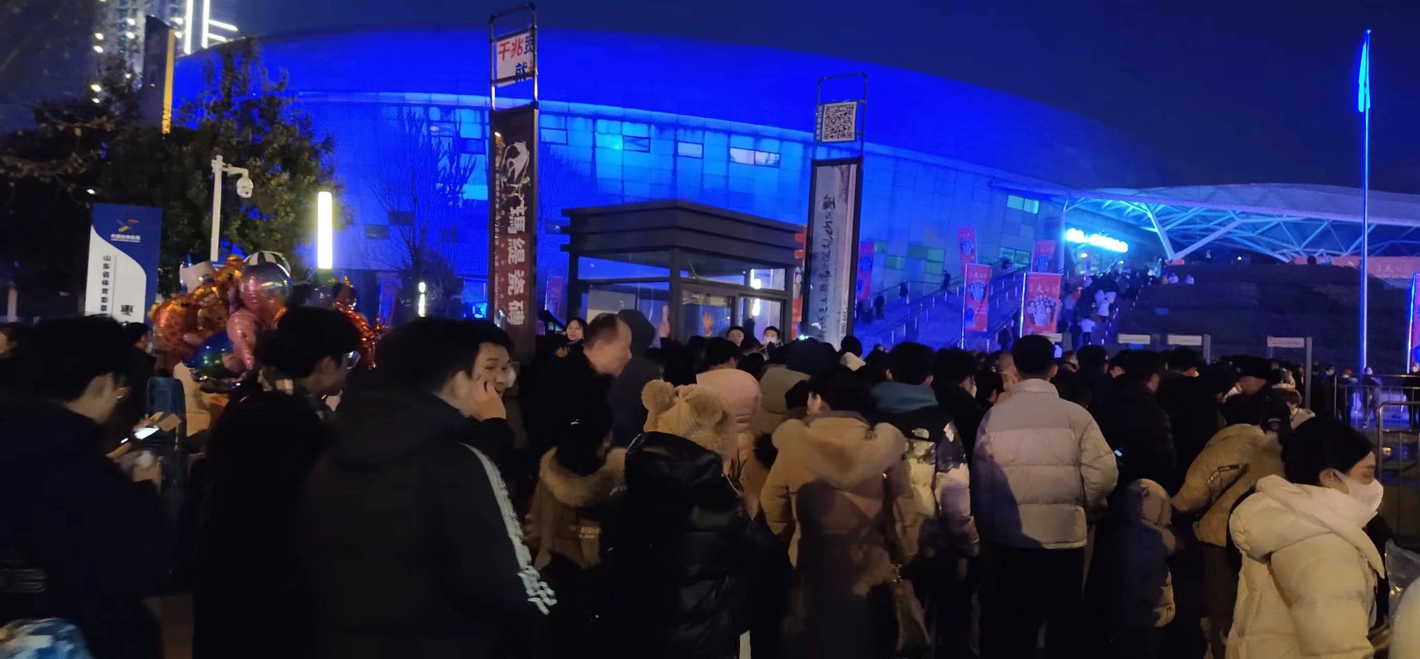 九游体育官网-Doinb迎来十赛季出色发挥，FPX观众热烈欢呼！赢得满堂喝彩(doinb是fpx队长吗)