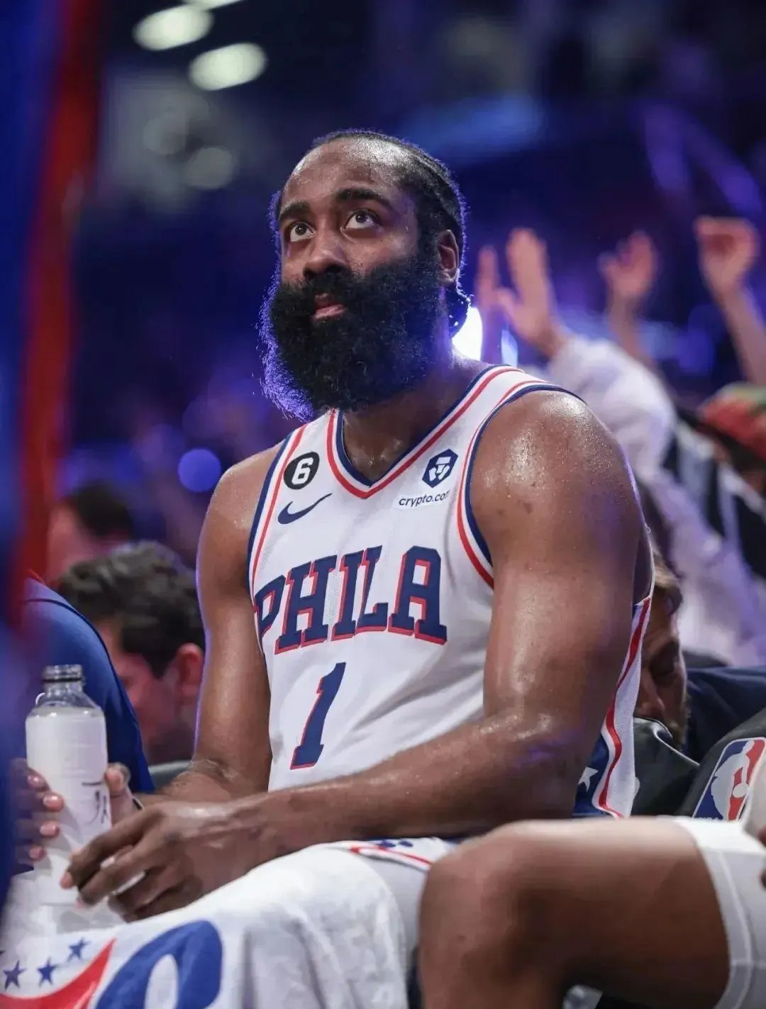 九游体育-哈登60分大三双回放