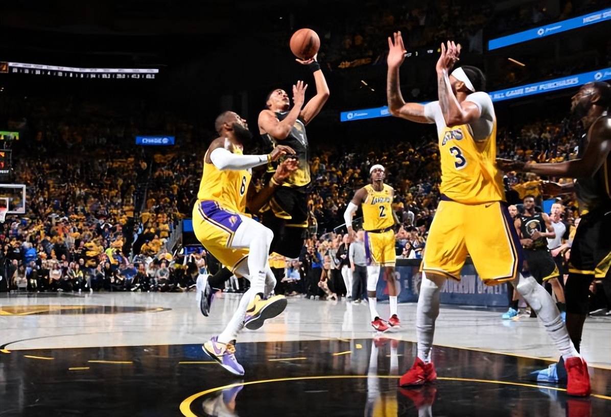 九游体育下载-关于Karsa在湖人比赛中出色发挥，表现优异引发热议！上演精彩一战的信息