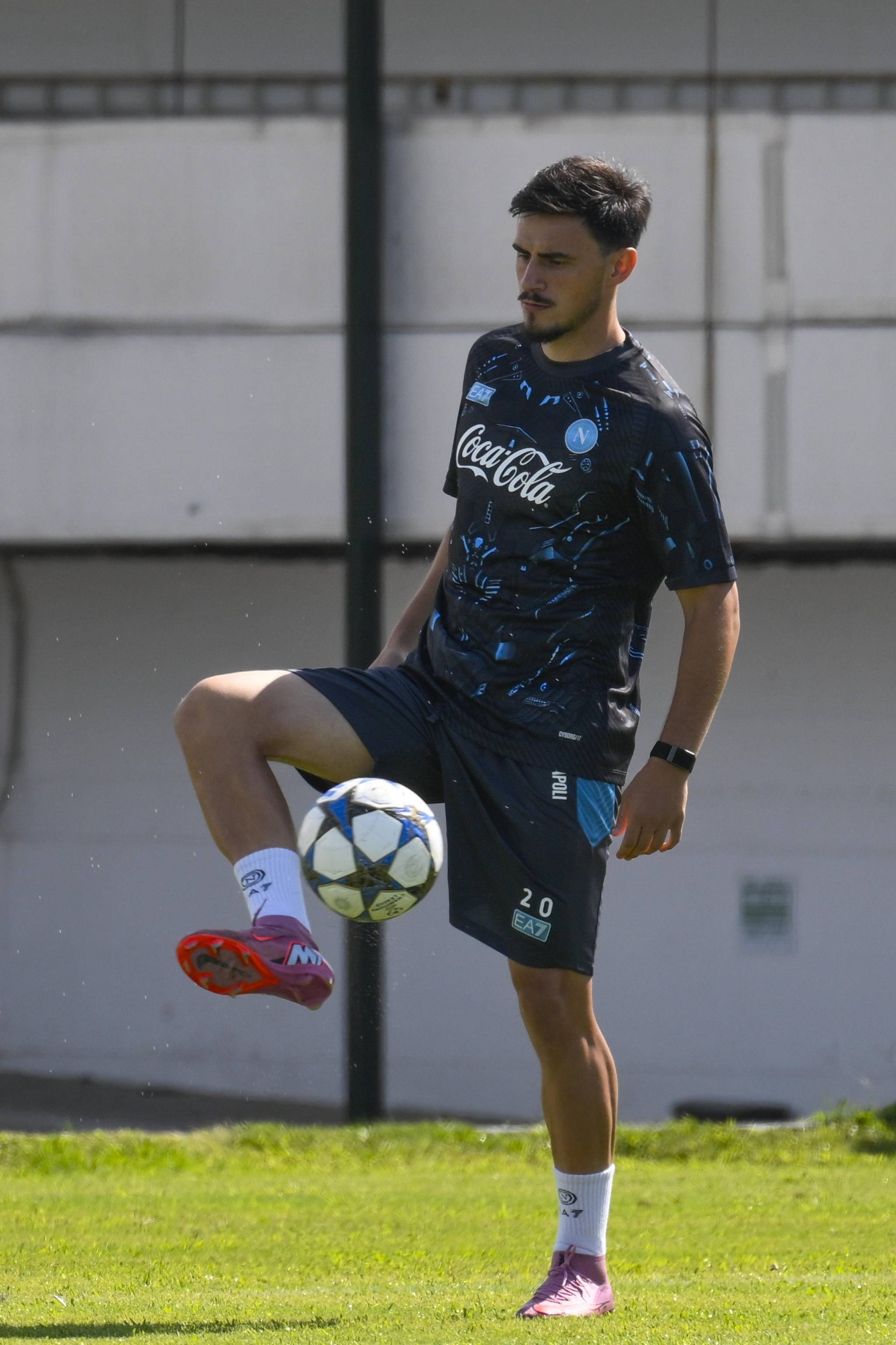 九游体育下载-包含这也行？冲刺阶段布莱顿调整名单以备欧超杯洛杉矶快船强势反弹备战欧冠，多特蒙德集结日篮板制胜的词条