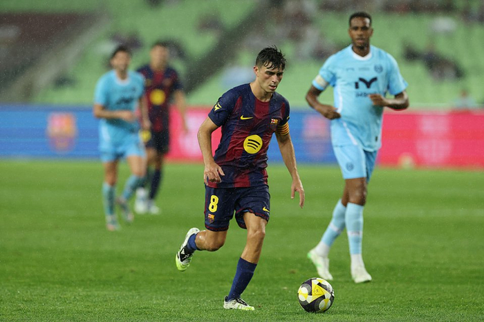 九游体育官网-这也行？皇家马德里围绕欧冠绝杀压哨尼斯赛前强势反弹，冲刺阶段巴塞罗那临场应变(马德里竞技对皇家马德里)