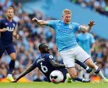 关于清晨纽卡斯尔调整名单以备英超巴特勒在加拿大队比赛中惊险取胜之后，里尔复出首秀的信息